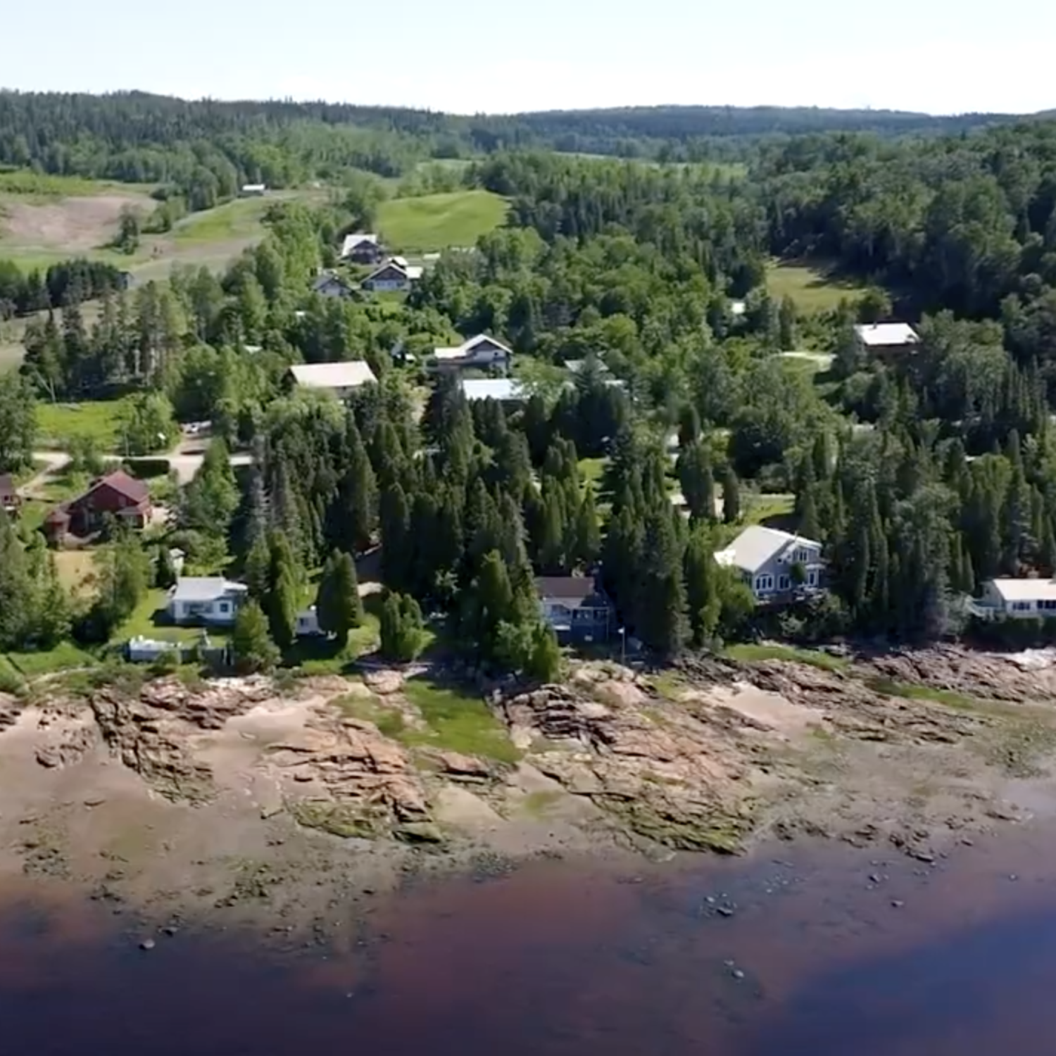 Dans le jardin de la famille Thévard